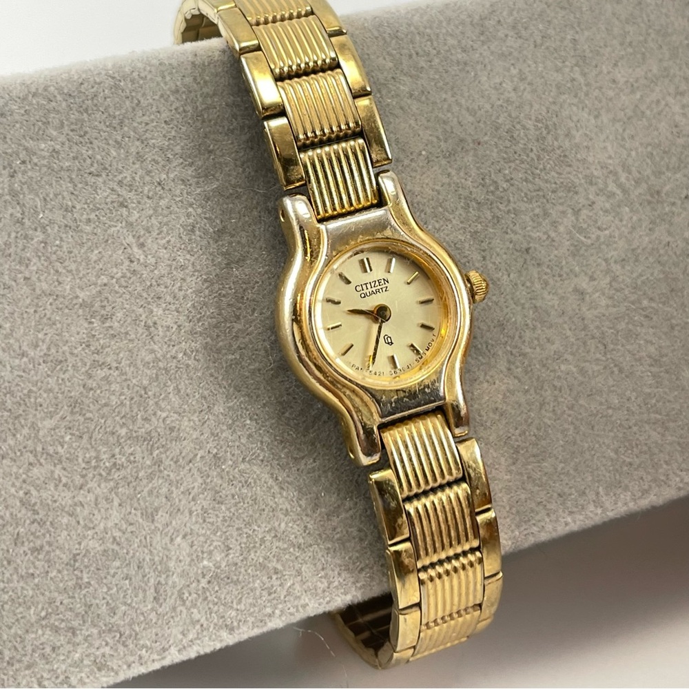 Vintage Citizen 2086627 Gold Tone Stainless Steel Quartz Watch “New Battery”